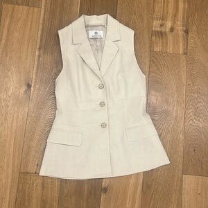 Aritzia Babaton linen vest